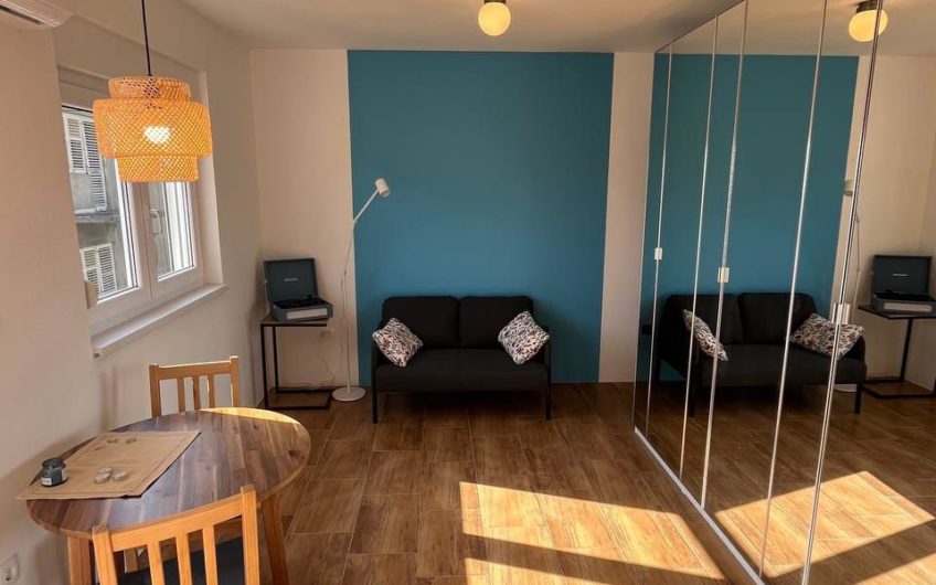 Spacious studio apartment with a parking – close to Tivat city center