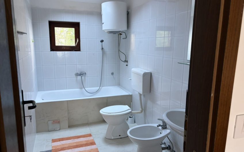 House for sale in Zelenika – suitable for a mini-hotel