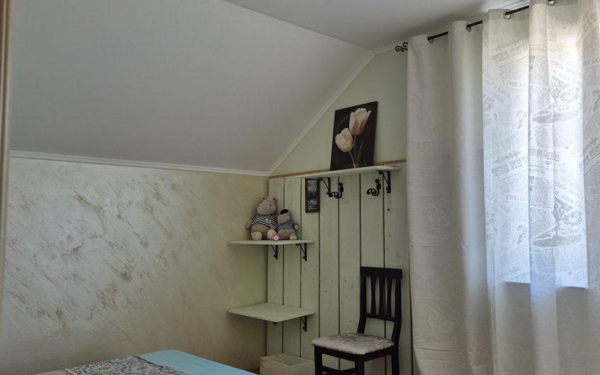 Seaside house in Lustica – right on the beach