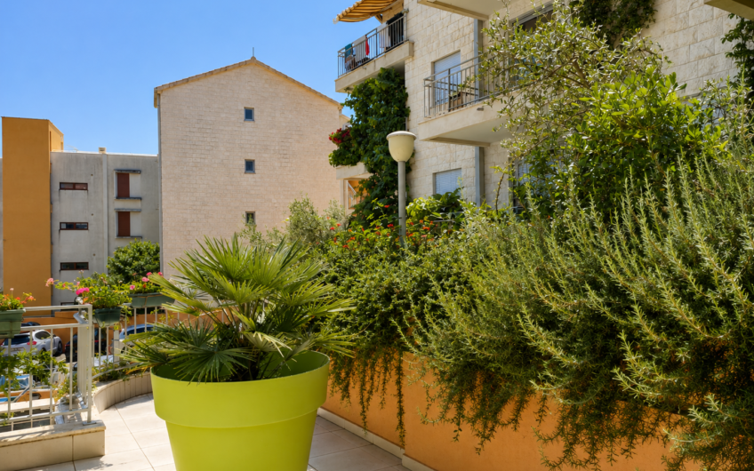 Rare Property in Petrovac: 2 Bedrooms, Sea View, Pool, and Parking — €160,000