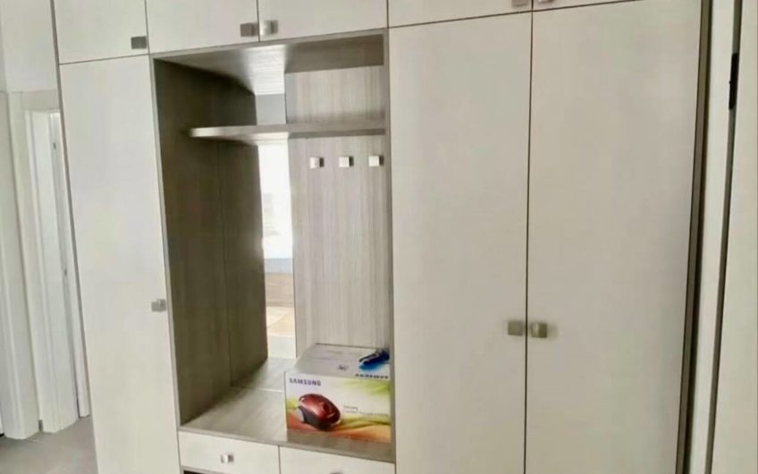 Spacious two-bedroom apartment with sea views and swimming pool