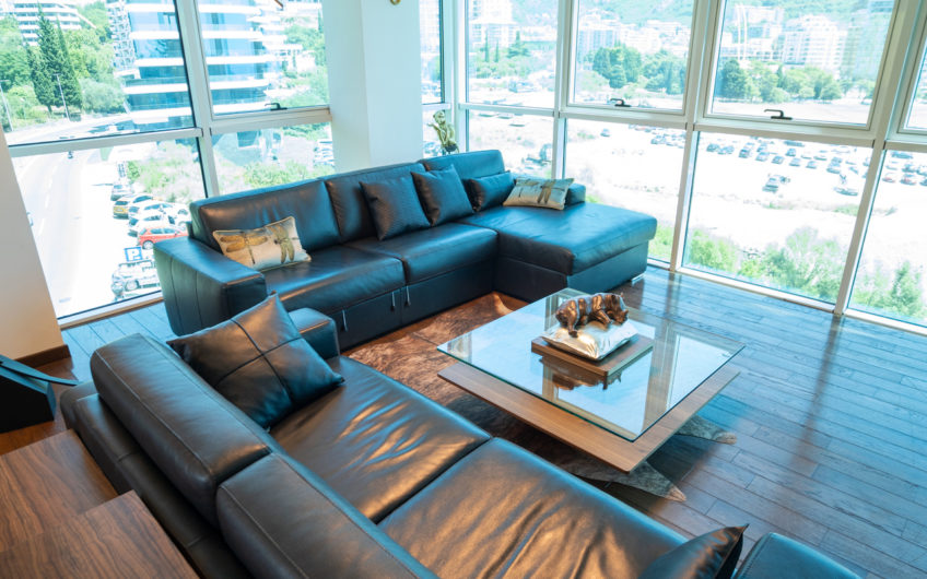 2-Bedroom Apartment on the Waterfront in Becici – Medical centar