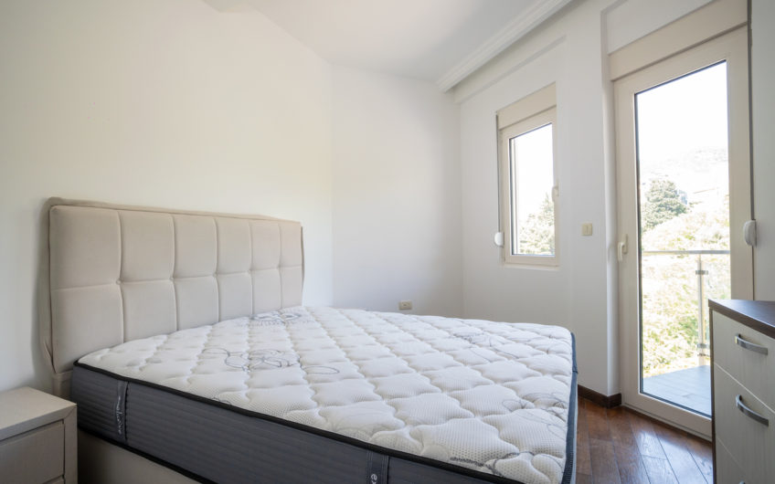 2-Bedroom Apartment on the Waterfront in Becici – Medical centar