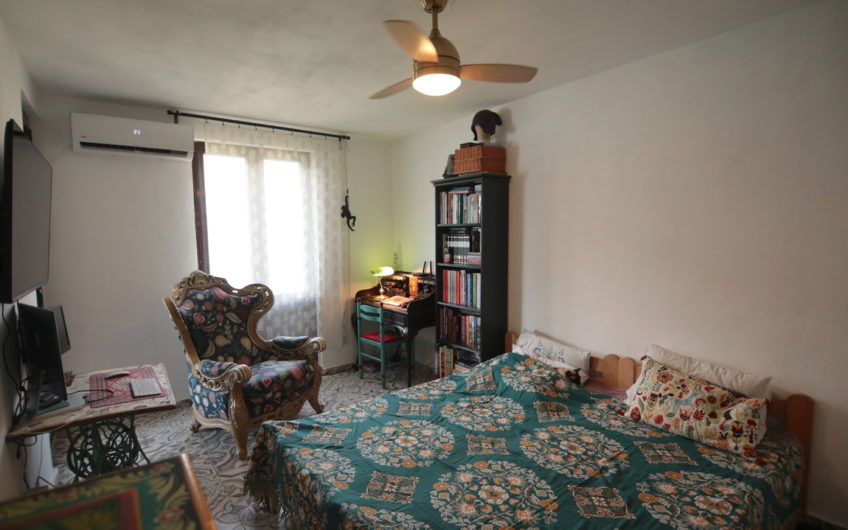 Tree-room waterfront apartment in the center of Risan