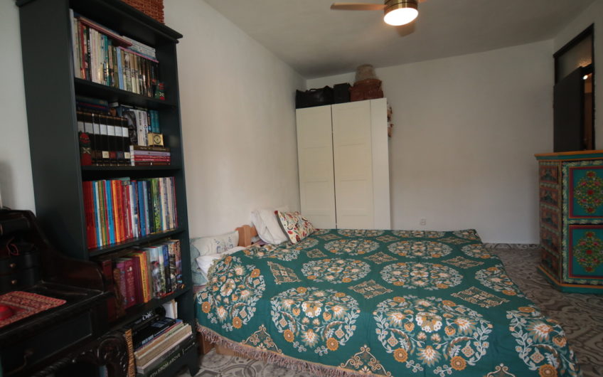Tree-room waterfront apartment in the center of Risan