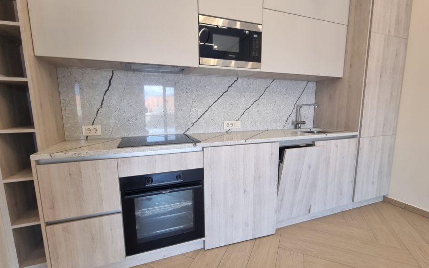Dobrota – Two-bedroom apartment with sea view in a complex with a swimming pool