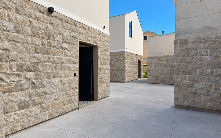 Modern Villas with Swimming Pools in Donja Lastva