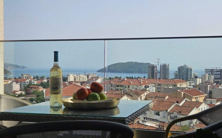 Large 3-Bedroom Apartment with Direct Sea View in Budva