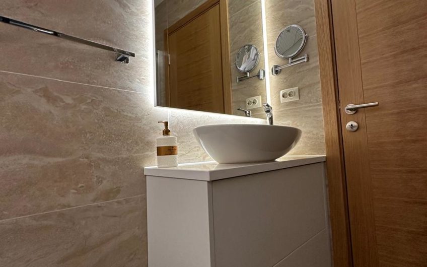 Large 3-Bedroom Apartment with Direct Sea View in Budva