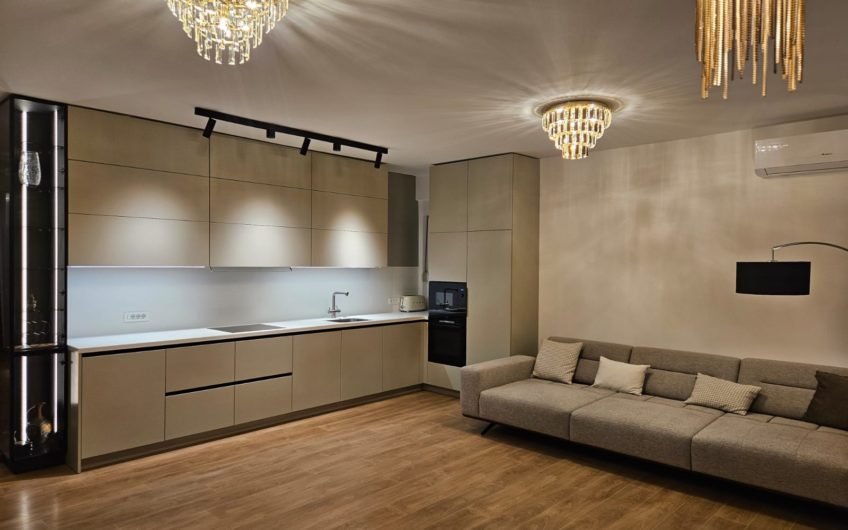 Large 3-Bedroom Apartment with Direct Sea View in Budva