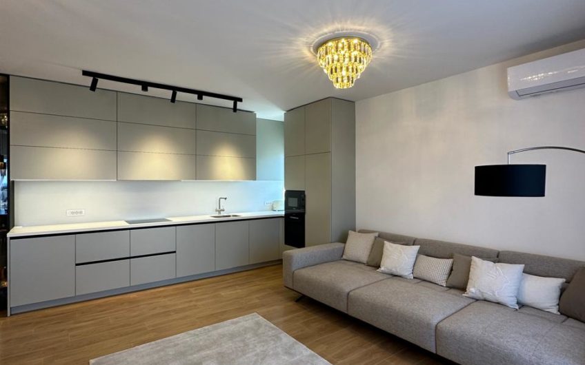 Large 3-Bedroom Apartment with Direct Sea View in Budva
